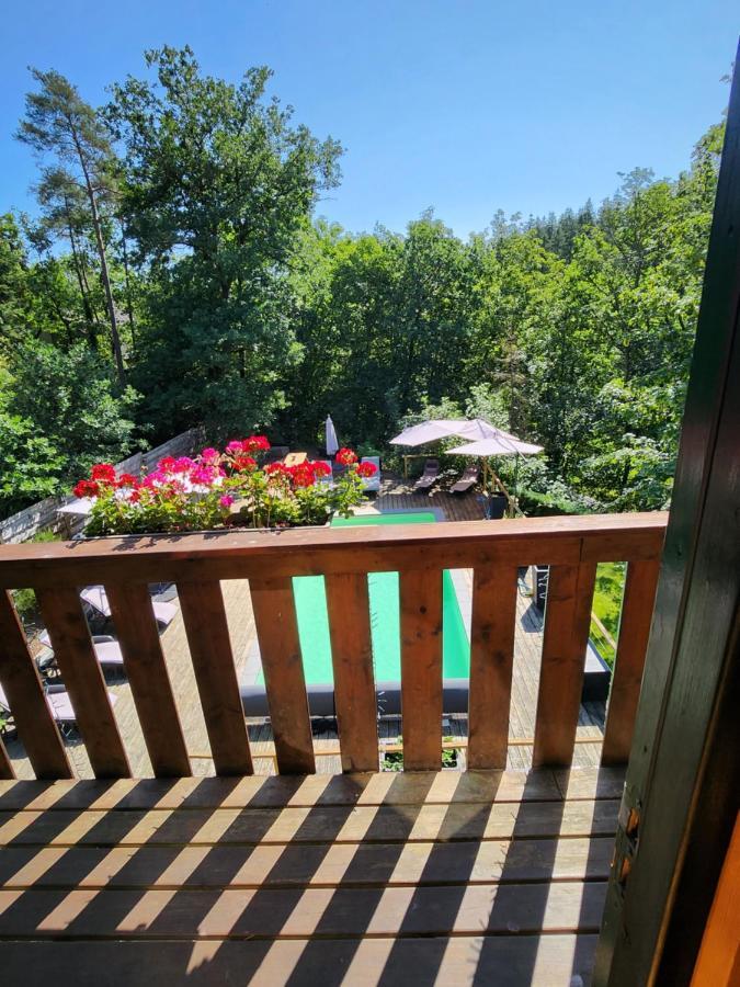 Le Chalet Du Cerf - Chambre D'Hote Somme-Leuze Exterior photo